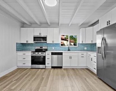 4610 Sunset Boulevard - Photo Thumbnail 18