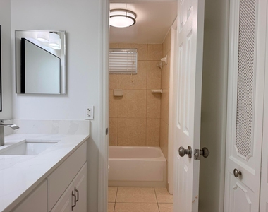 5980 Nw 64th Avenue - Photo Thumbnail 14
