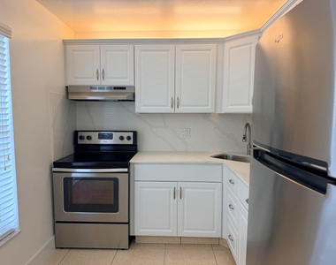 5980 Nw 64th Avenue - Photo Thumbnail 1
