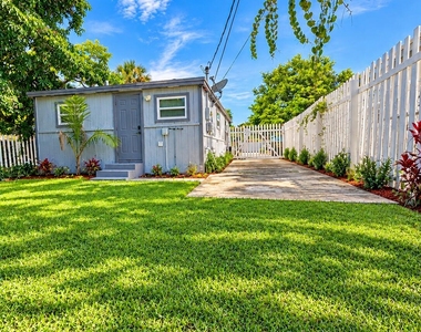 1028 18th Street - Photo Thumbnail 16