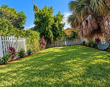 1028 18th Street - Photo Thumbnail 15