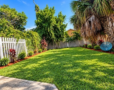 1028 18th Street - Photo Thumbnail 13