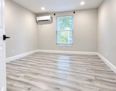 1028 18th Street - Photo Thumbnail 6