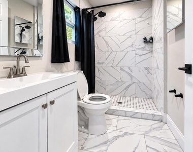 1028 18th Street - Photo Thumbnail 10