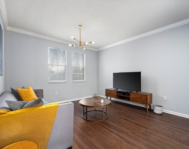 533 Ne 3rd Avenue - Photo Thumbnail 7