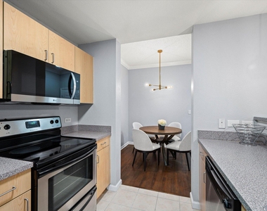 533 Ne 3rd Avenue - Photo Thumbnail 5