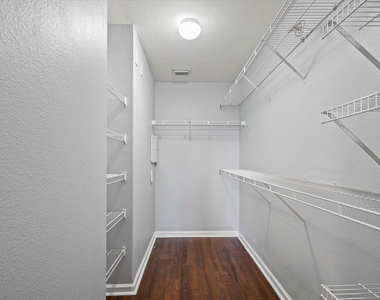 533 Ne 3rd Avenue - Photo Thumbnail 13