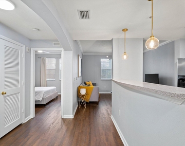 533 Ne 3rd Avenue - Photo Thumbnail 6