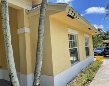 17837 32nd Lane N - Photo Thumbnail 13
