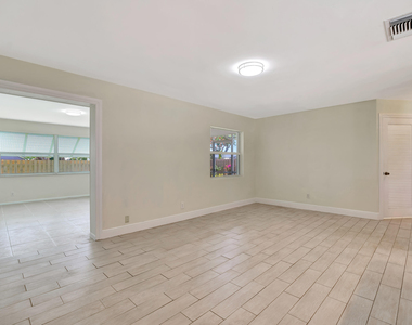 713 Gumtree Road - Photo Thumbnail 11
