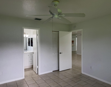 4814 Paulie Court - Photo Thumbnail 6