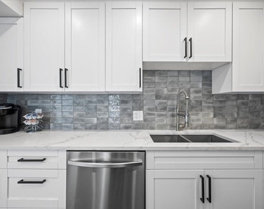 5420 N Ocean Drive - Photo Thumbnail 9