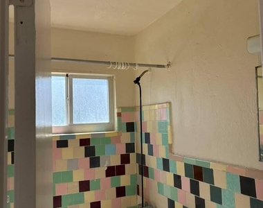 829 Nw 10th Terrace - Photo Thumbnail 2