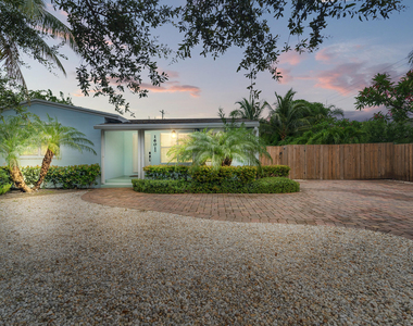 1601 S Palmway - Photo Thumbnail 18