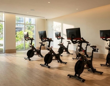 220 Lake Shore Drive - Photo Thumbnail 15