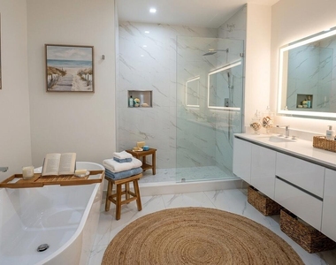 220 Lake Shore Drive - Photo Thumbnail 23