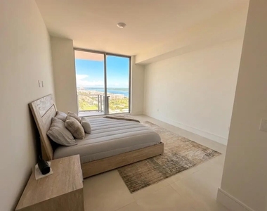 220 Lake Shore Drive - Photo Thumbnail 6