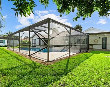 14 Se Paddock Circle - Photo Thumbnail 5