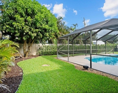 14 Se Paddock Circle - Photo Thumbnail 7