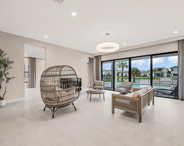 10018 Skyloft Street - Photo Thumbnail 6