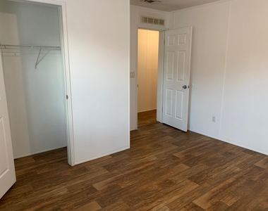 11846 N Branch Road - Photo Thumbnail 13
