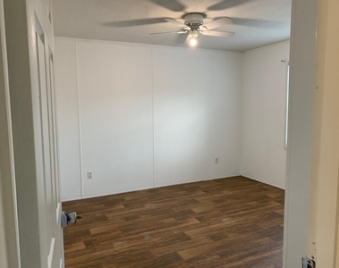 11846 N Branch Road - Photo Thumbnail 14