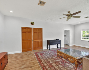 6225 Pine Drive - Photo Thumbnail 12