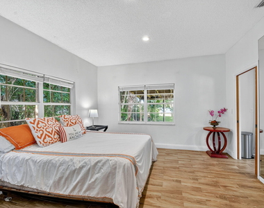 6225 Pine Drive - Photo Thumbnail 16