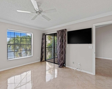2600 Greenwood Terrace - Photo Thumbnail 6