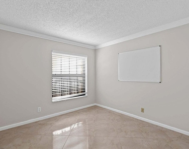 2600 Greenwood Terrace - Photo Thumbnail 7