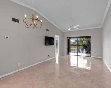 2600 Greenwood Terrace - Photo Thumbnail 4