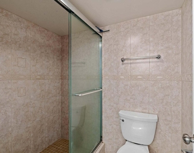 2600 Greenwood Terrace - Photo Thumbnail 9