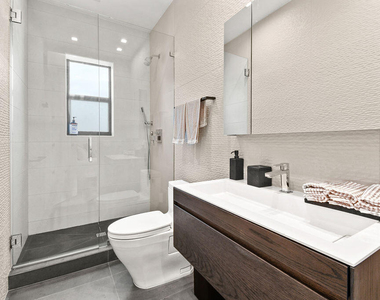 226 Oleander Avenue - Photo Thumbnail 16