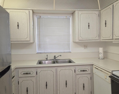 5150 Lakefront Boulevard - Photo Thumbnail 4