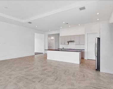 11297 Sw Pietra Way - Photo Thumbnail 9