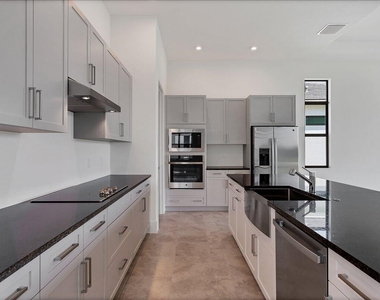 11297 Sw Pietra Way - Photo Thumbnail 4