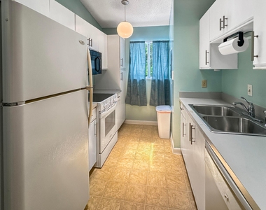 5747 Deer Run Drive - Photo Thumbnail 4