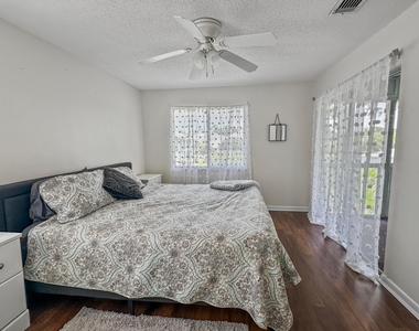 5747 Deer Run Drive - Photo Thumbnail 11