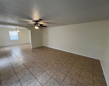 1024 Jamaica Avenue - Photo Thumbnail 2