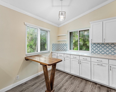 9818 Nickels Boulevard - Photo Thumbnail 14