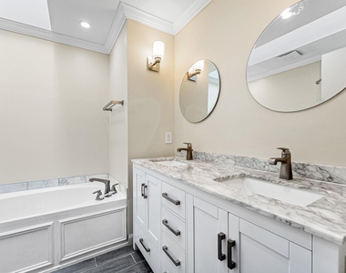 9818 Nickels Boulevard - Photo Thumbnail 26