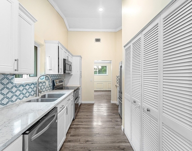 9818 Nickels Boulevard - Photo Thumbnail 15