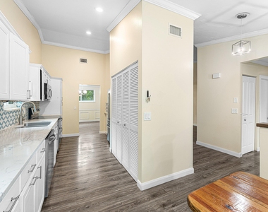 9818 Nickels Boulevard - Photo Thumbnail 16