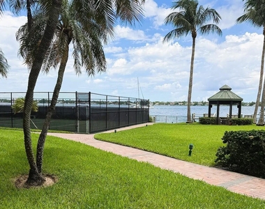 5200 N Flagler Drive - Photo Thumbnail 9