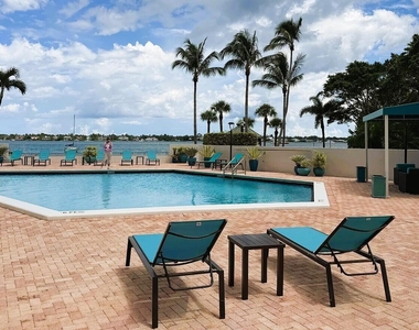 5200 N Flagler Drive - Photo Thumbnail 8