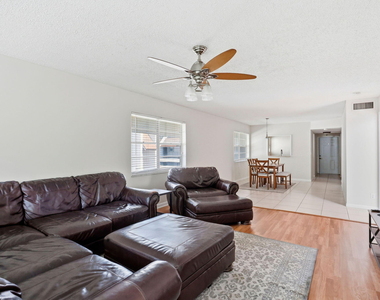 2825 Sw 22nd Avenue - Photo Thumbnail 7