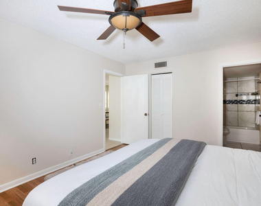 2825 Sw 22nd Avenue - Photo Thumbnail 10
