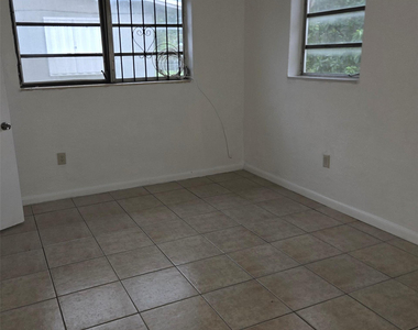 15721 Nw 39th Place - Photo Thumbnail 2