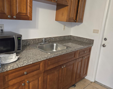 15721 Nw 39th Place - Photo Thumbnail 4