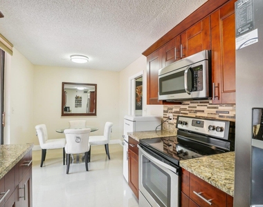 7153 Promenade Drive - Photo Thumbnail 8